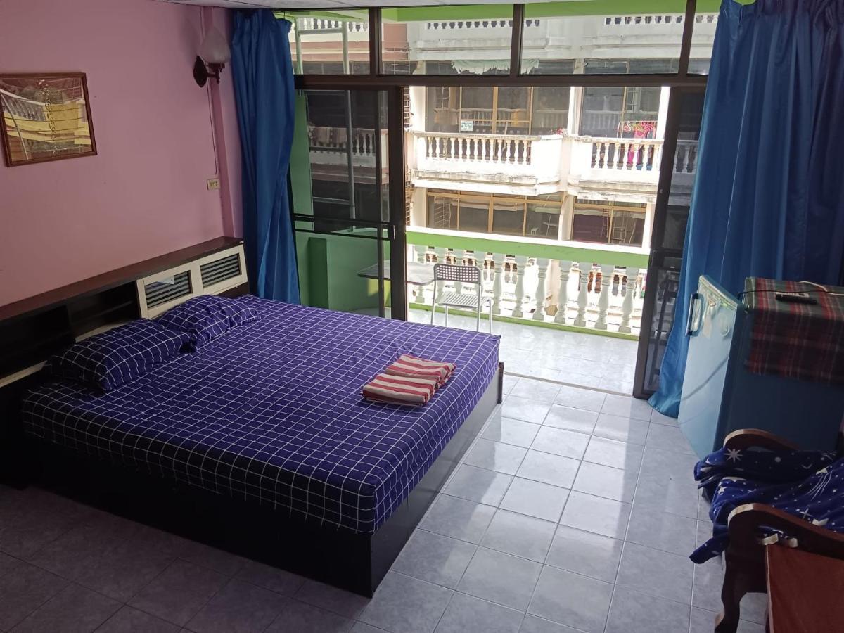Yuri Guesthouse Jomtien Beach Zewnętrze zdjęcie