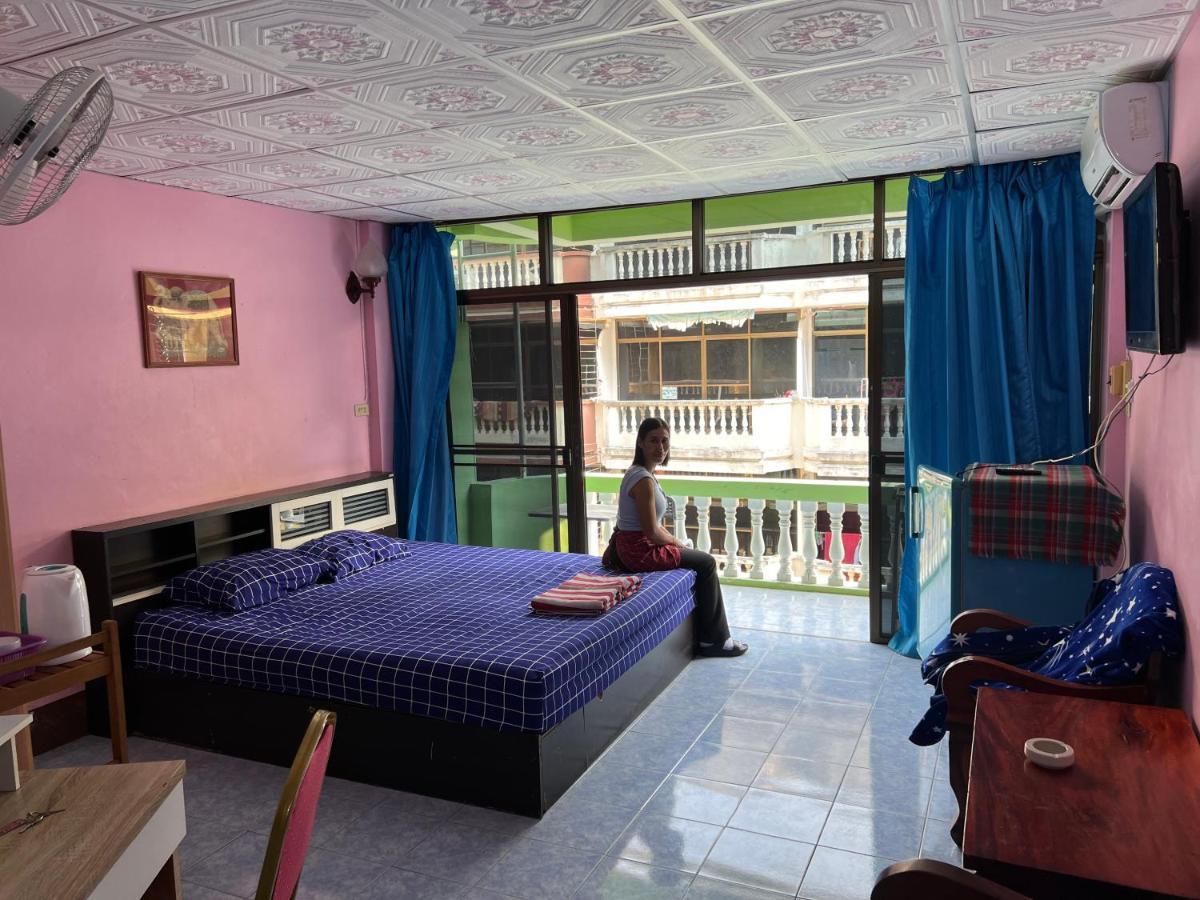Yuri Guesthouse Jomtien Beach Zewnętrze zdjęcie