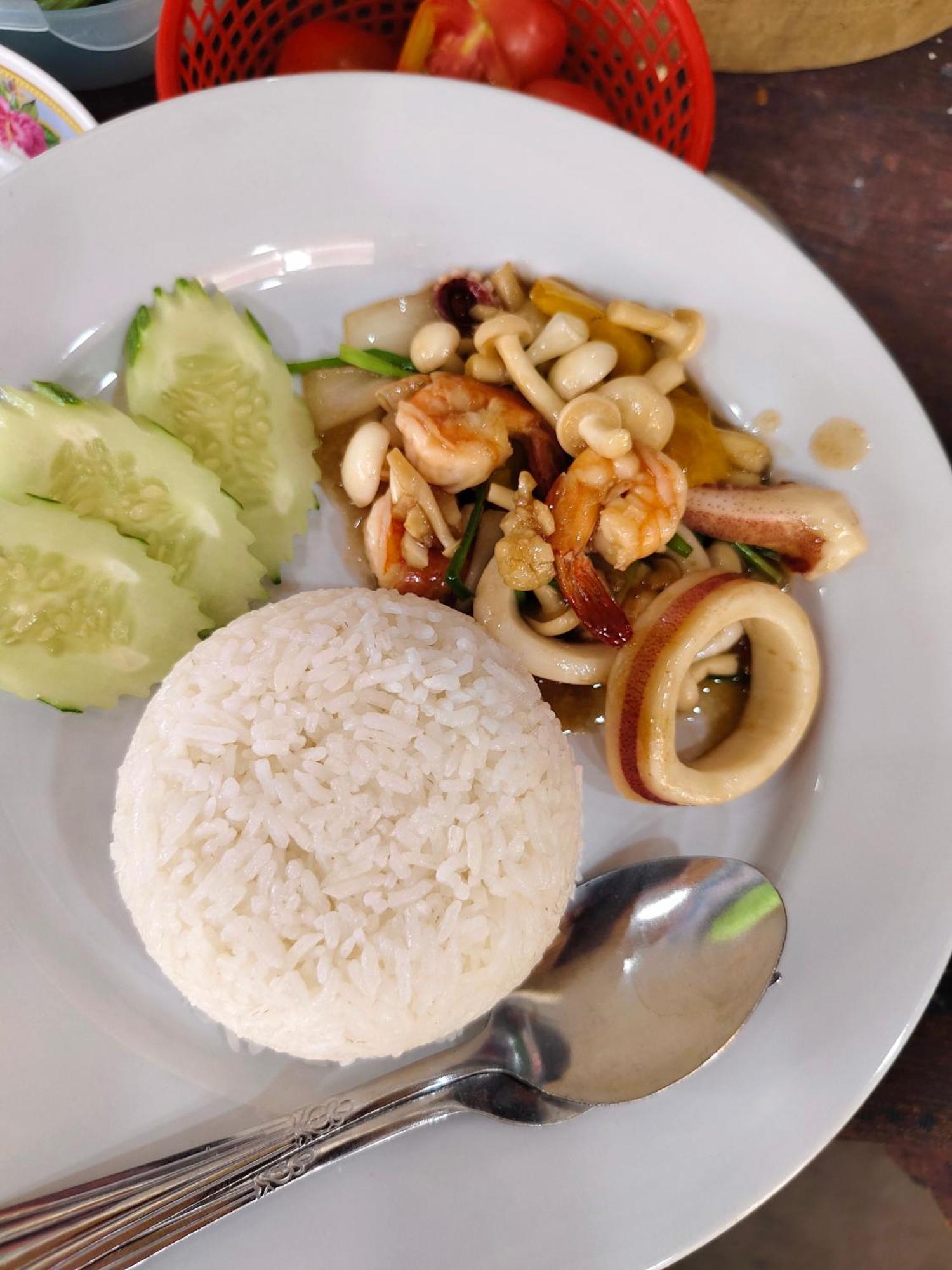 Yuri Guesthouse Jomtien Beach Zewnętrze zdjęcie